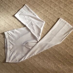 HUE White Cropped Skimm Pants